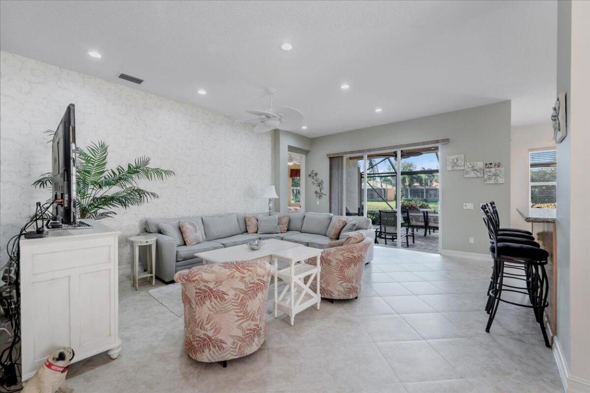 Valencia Pointe - Residential