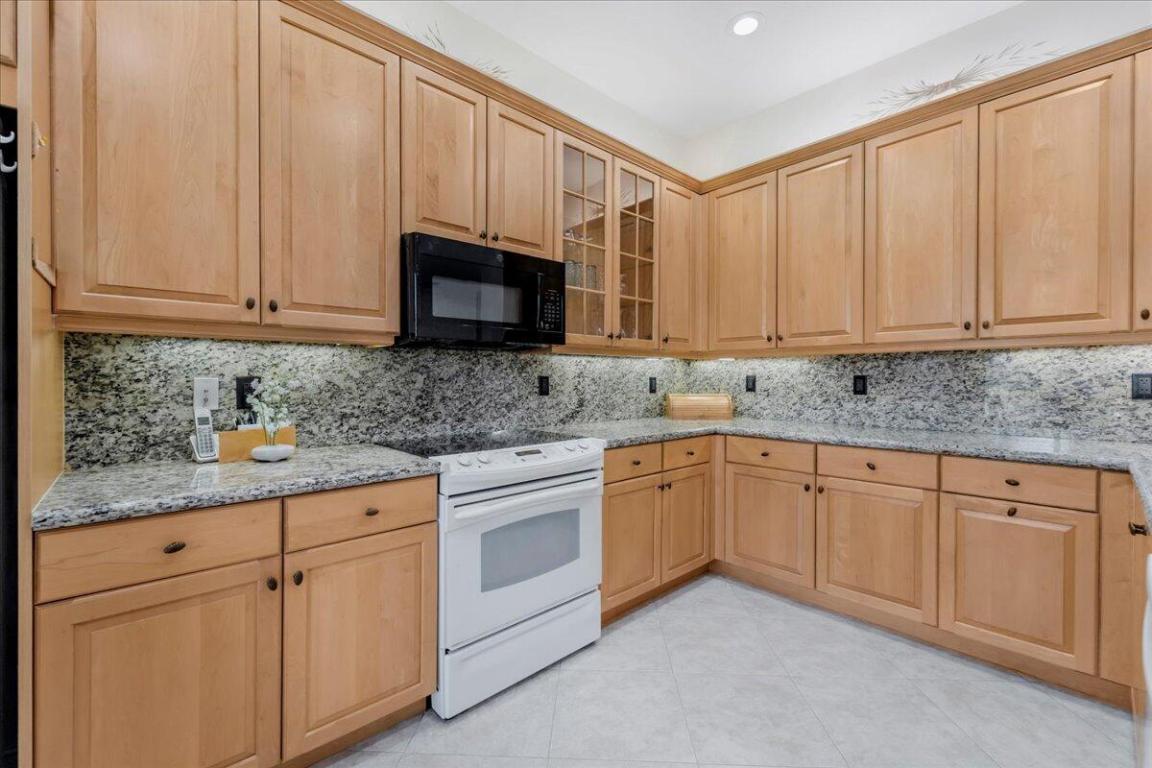 Valencia Pointe - Residential