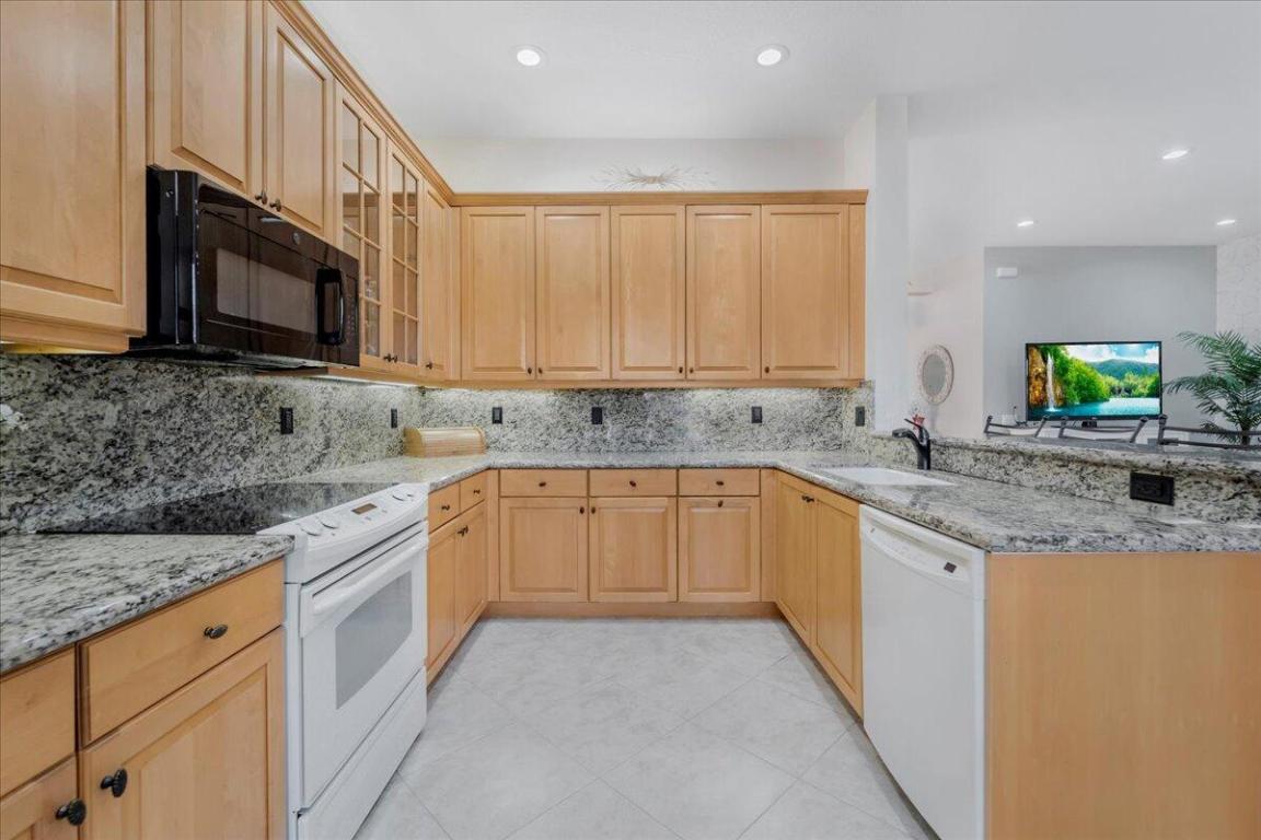 Valencia Pointe - Residential