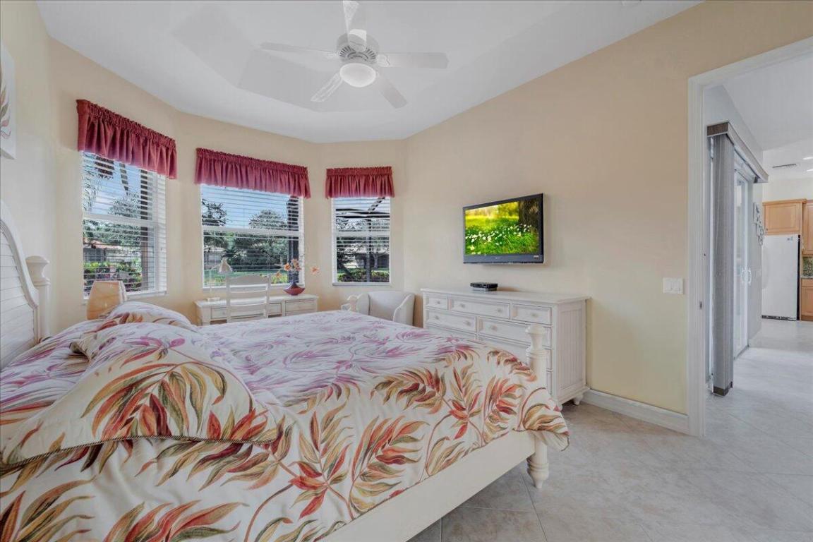 Valencia Pointe - Residential