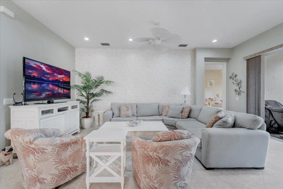 Valencia Pointe - Residential