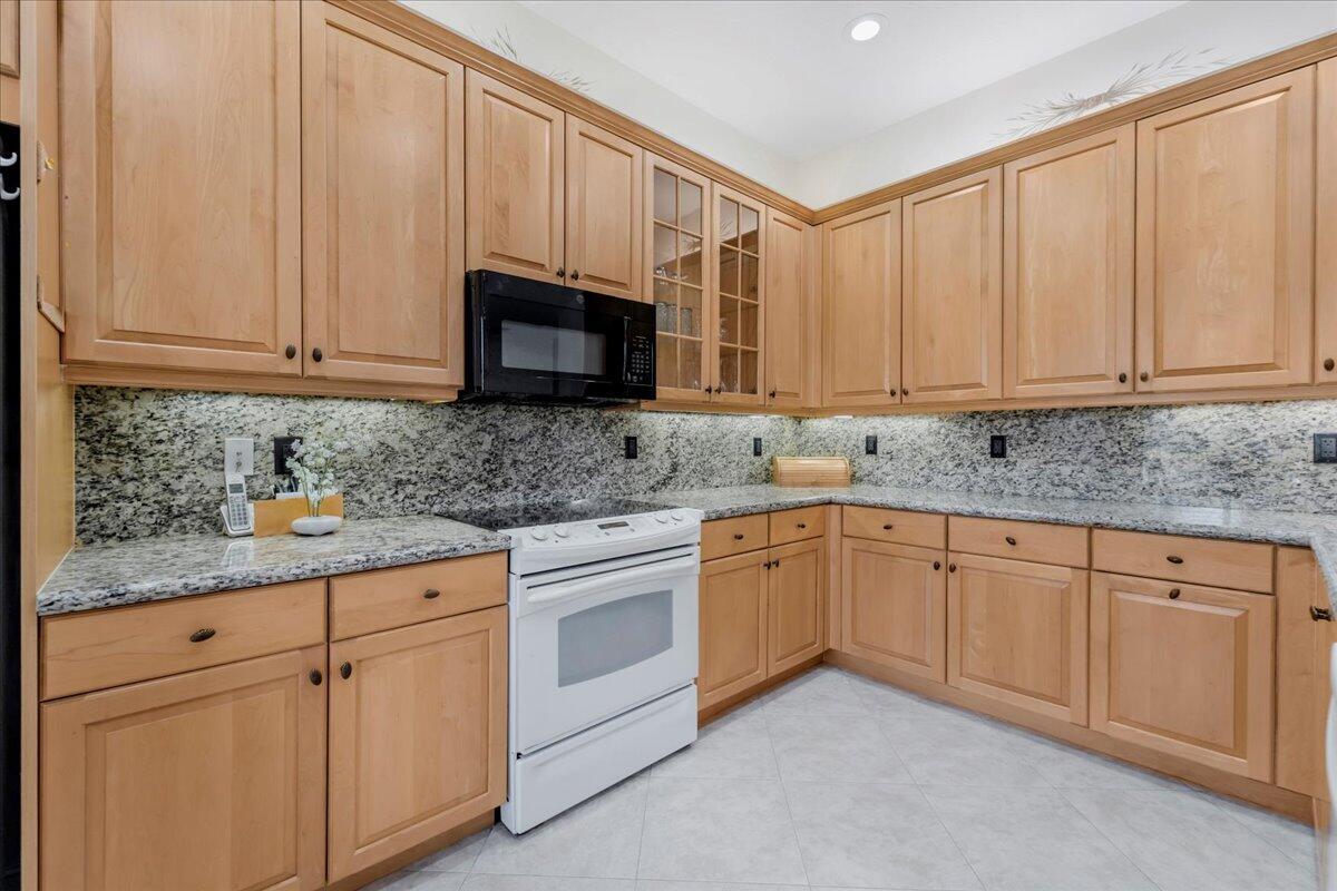 Valencia Pointe - Residential