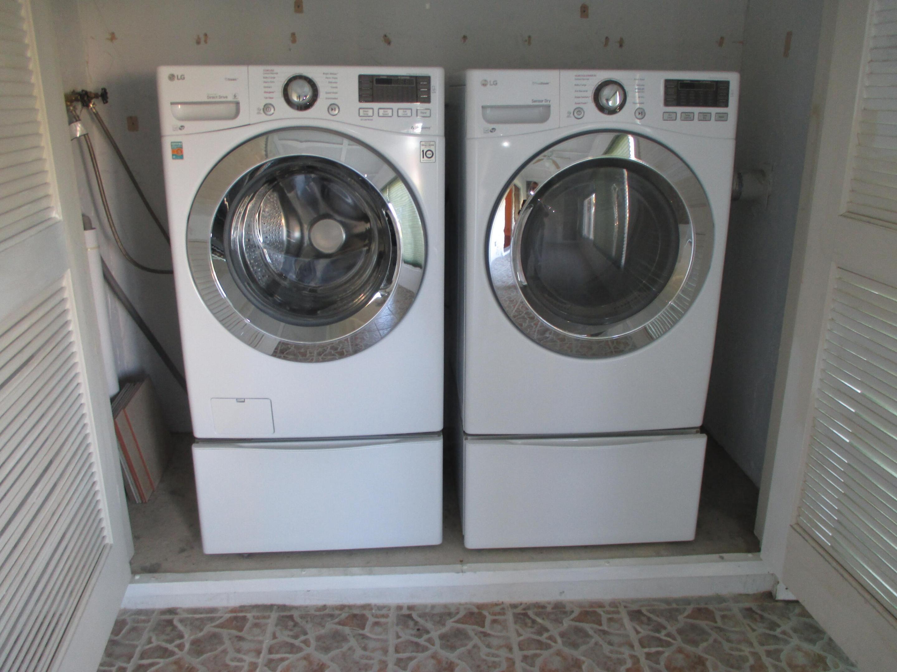 GOLDEN LAKES VILLAGE - Residential