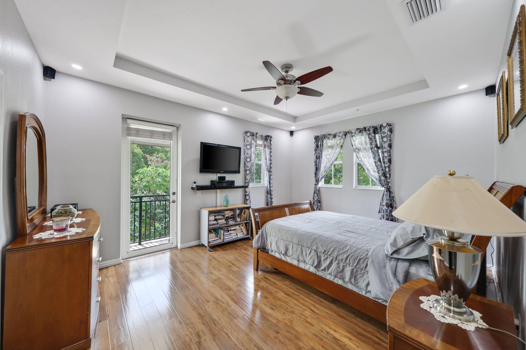 PALOMA LAKES CONDOMINIUM NO 1 - Residential