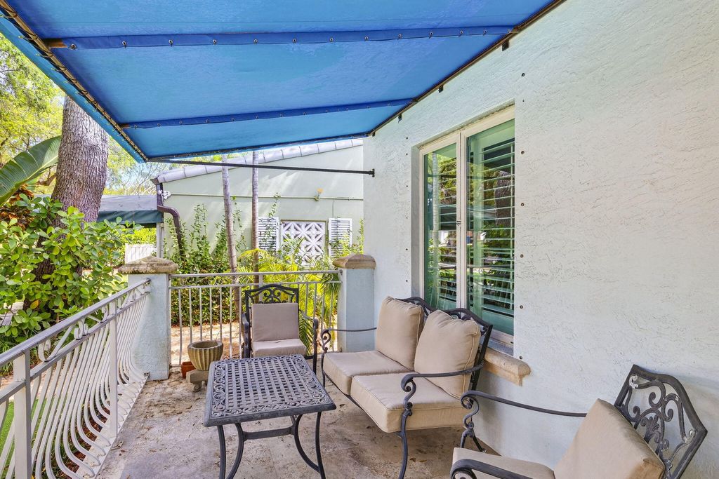 Photo of 1020 SE 11th Street, Fort Lauderdale, FL 33316 (MLS # R11169975)