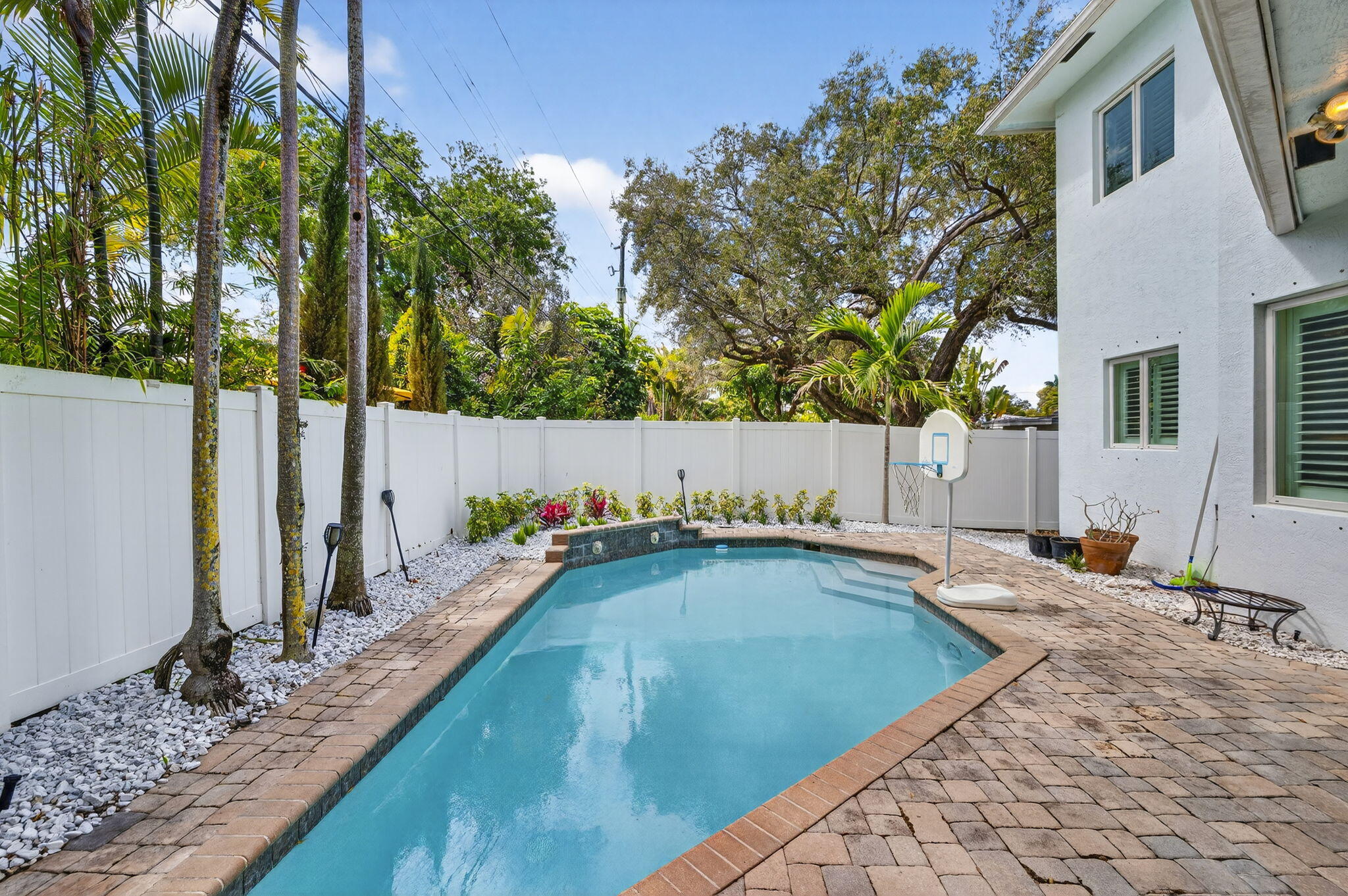 RIO VISTA ISLES - Residential