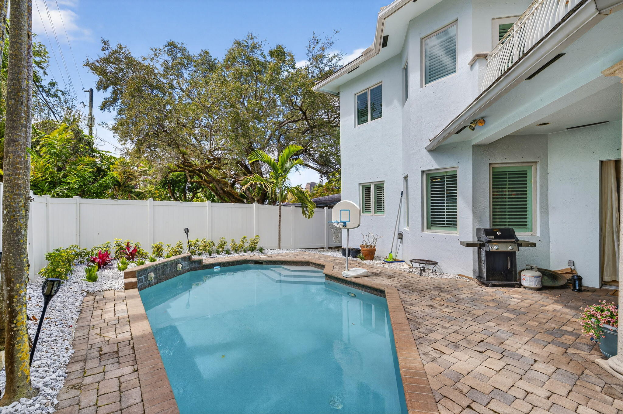 RIO VISTA ISLES - Residential