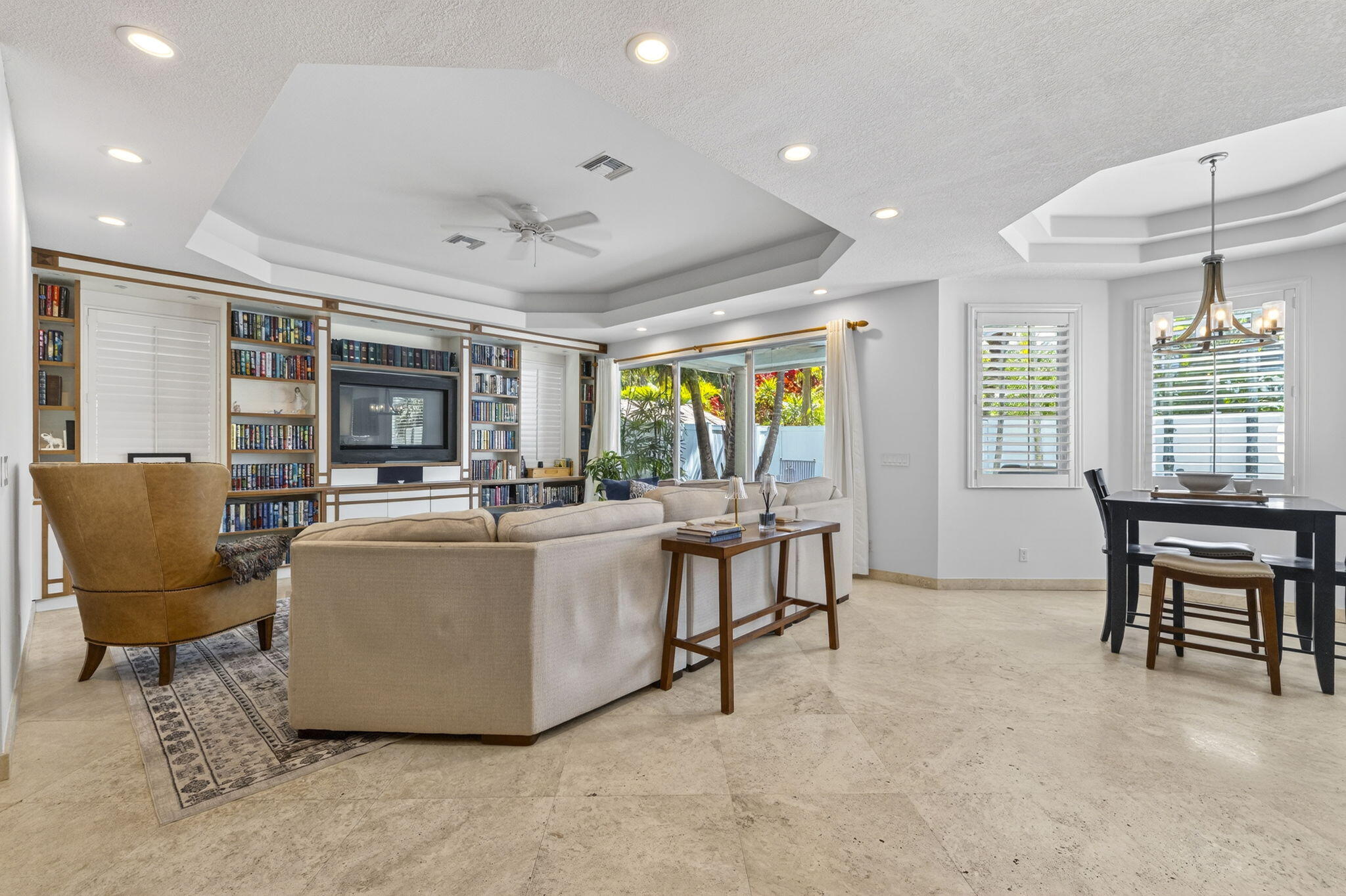 RIO VISTA ISLES - Residential