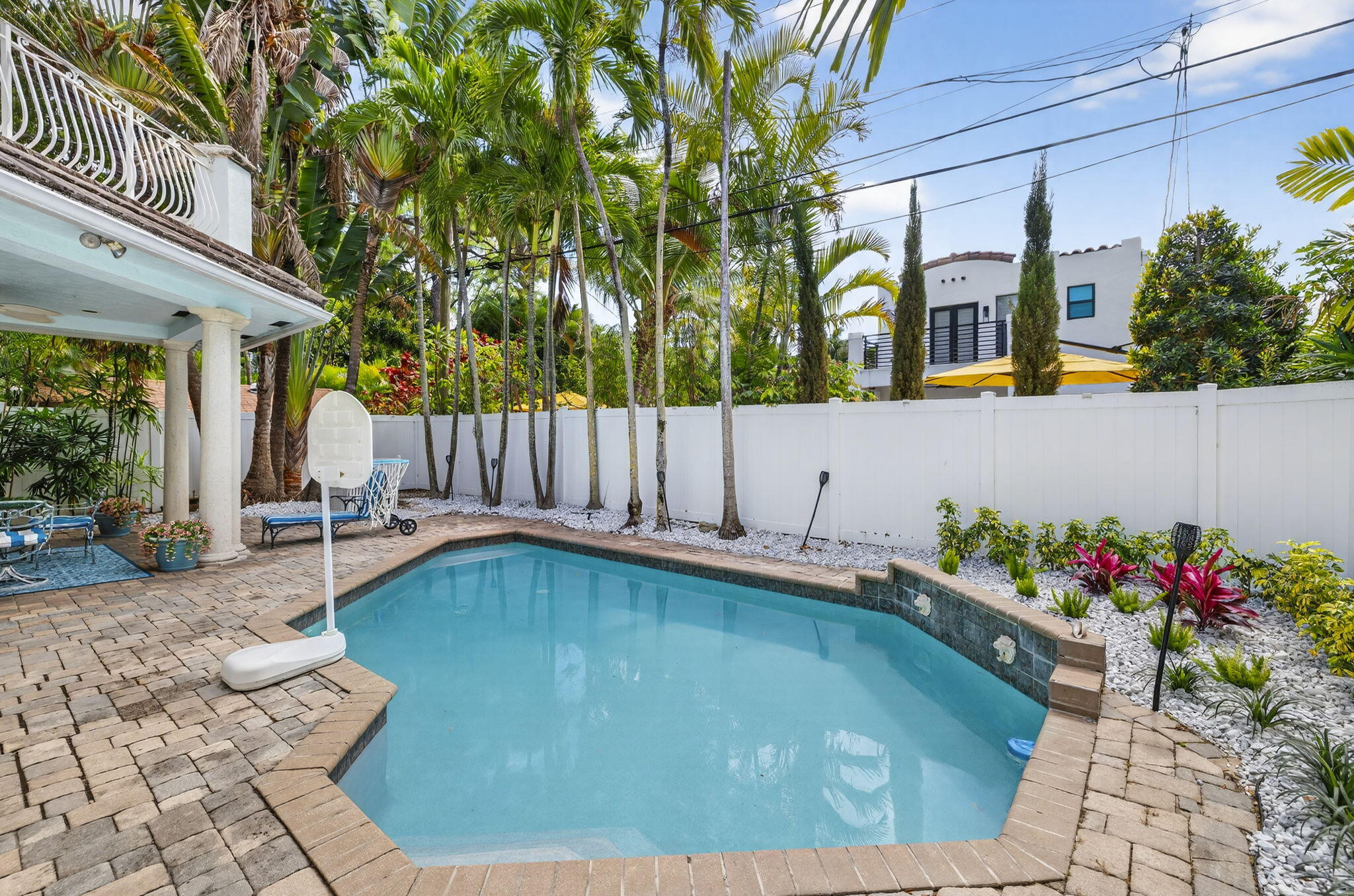 RIO VISTA ISLES - Residential