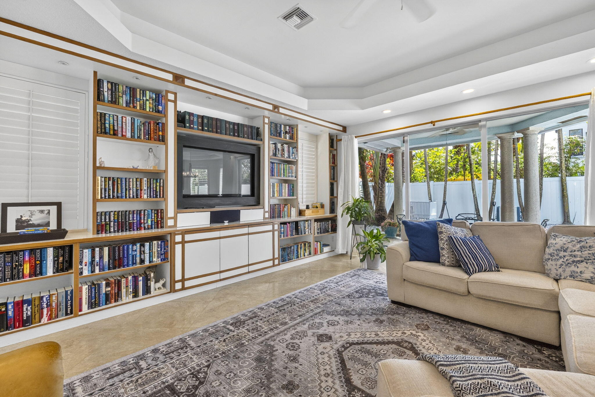 RIO VISTA ISLES - Residential