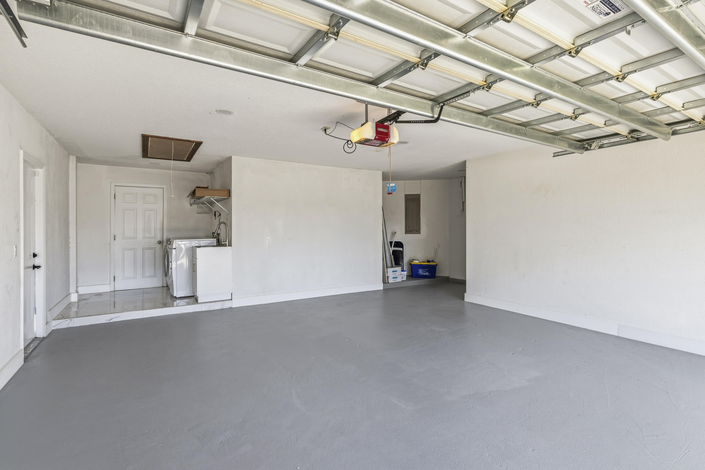 CRESTWOOD UNIT 1 PL 1 - Residential Lease