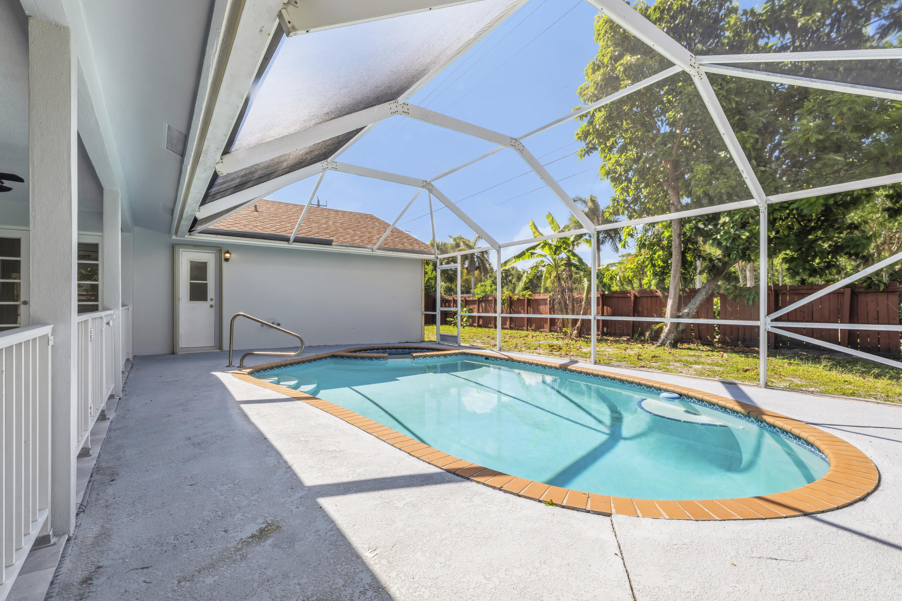 CRESTWOOD UNIT 1 PL 1 - Residential Lease