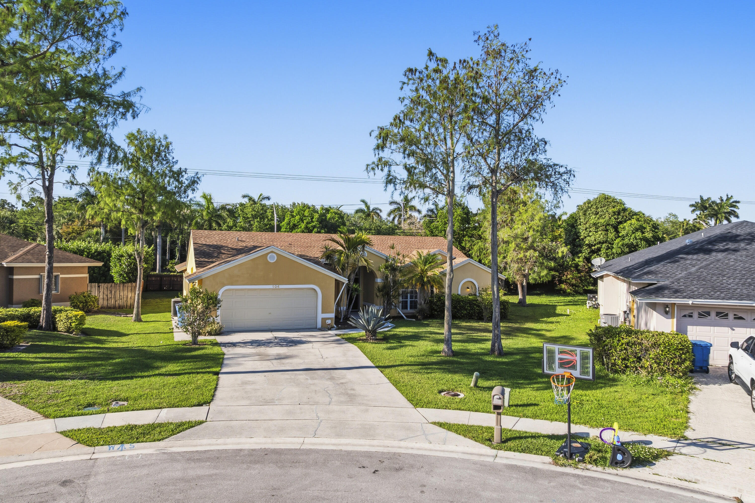 CRESTWOOD UNIT 1 PL 1 - Residential Lease