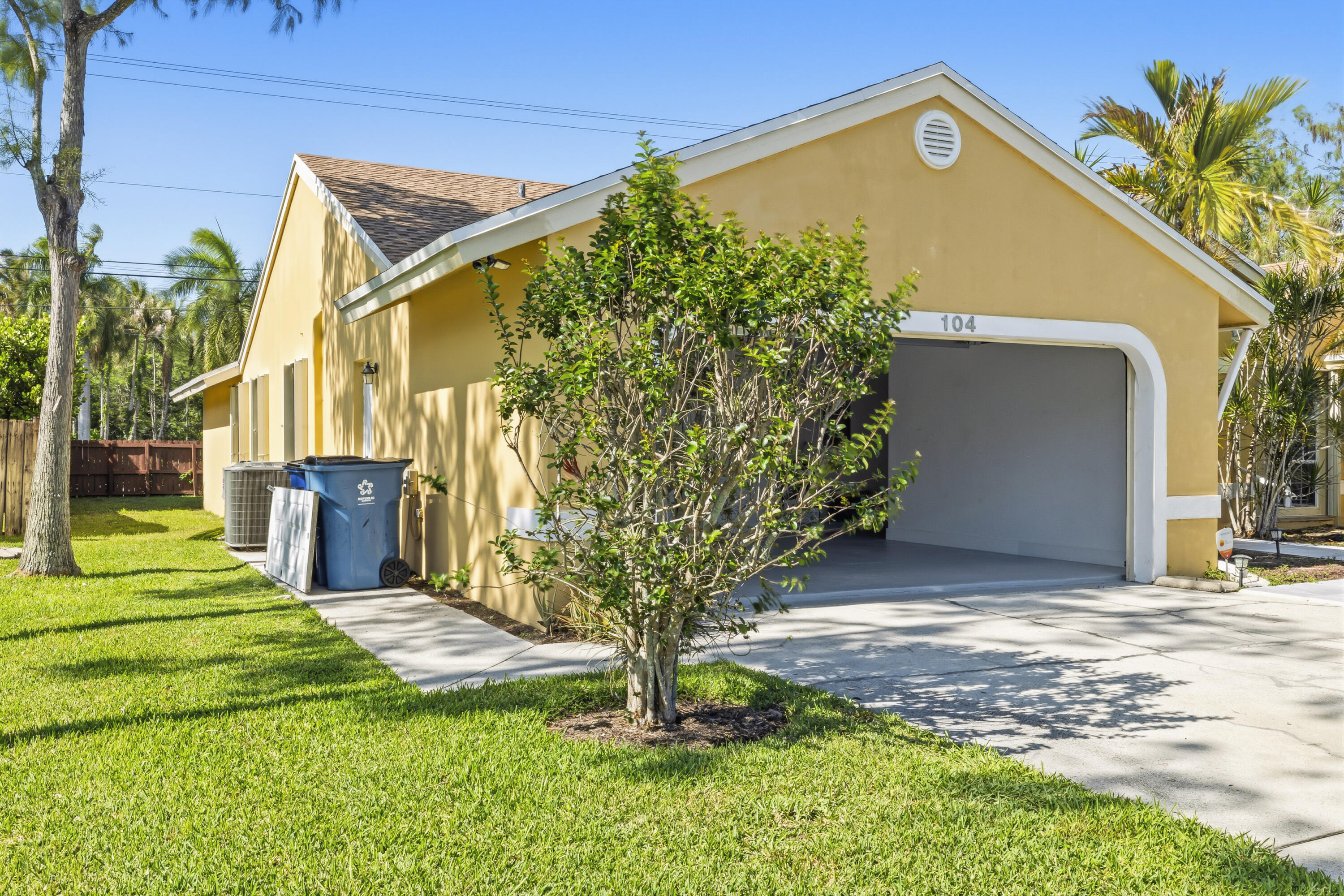 CRESTWOOD UNIT 1 PL 1 - Residential Lease