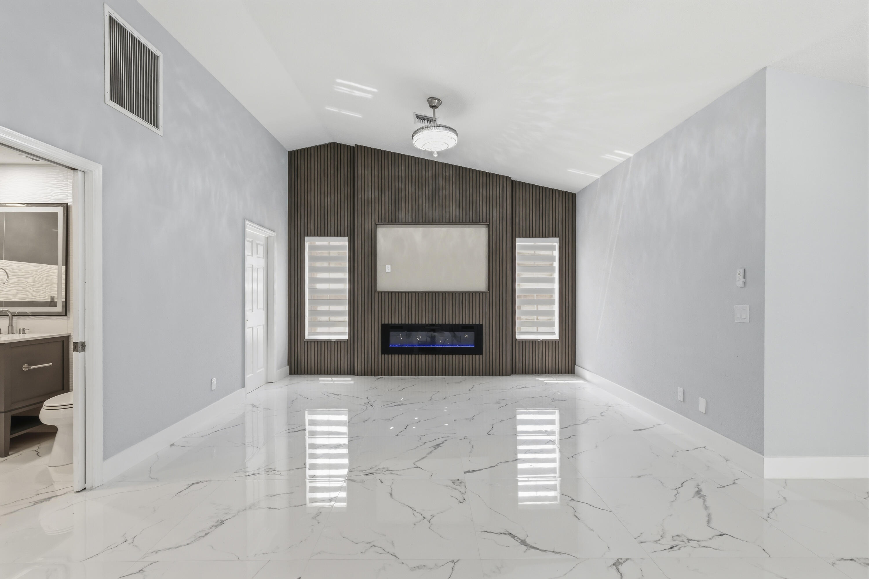 CRESTWOOD UNIT 1 PL 1 - Residential Lease