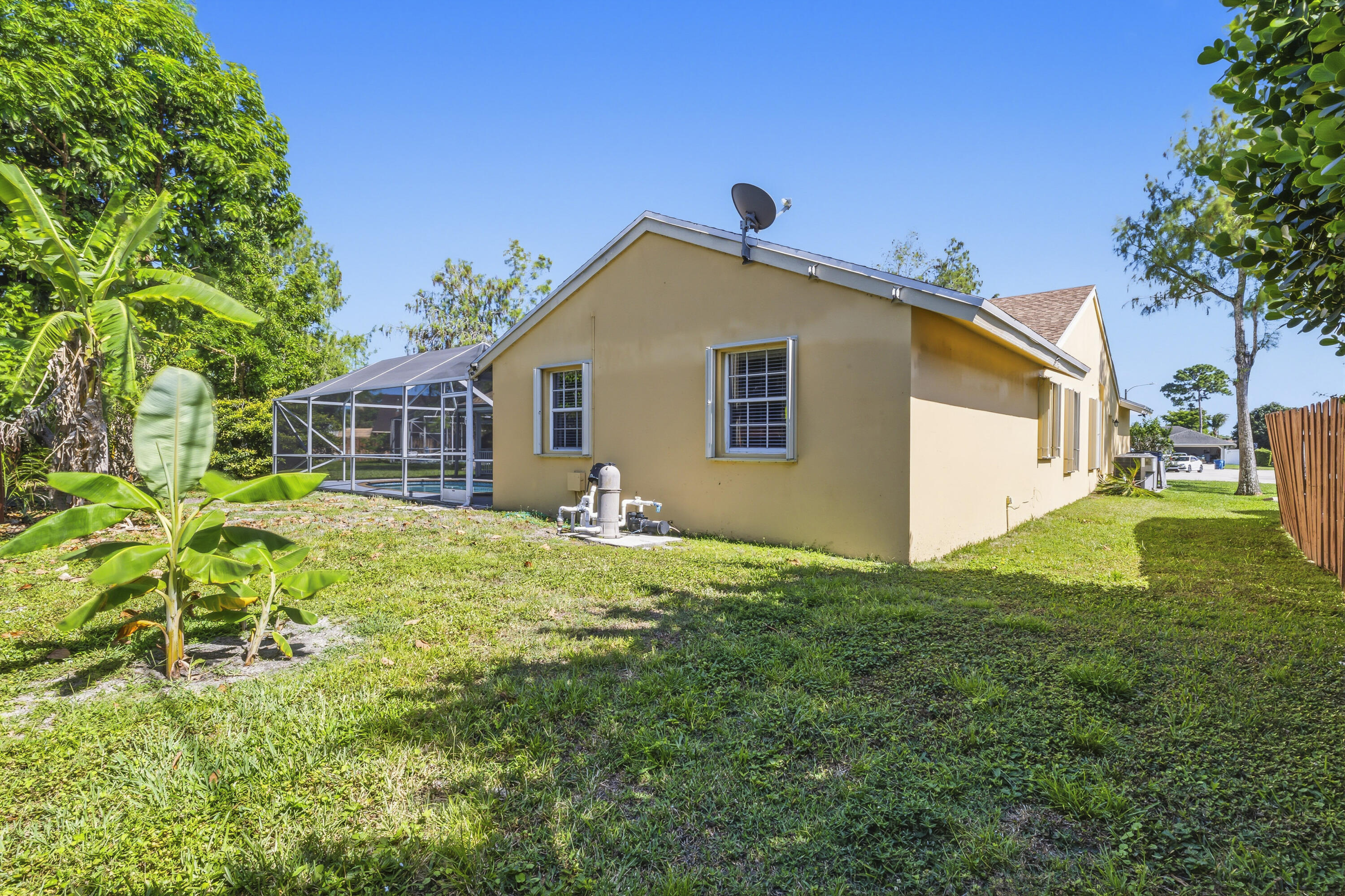 CRESTWOOD UNIT 1 PL 1 - Residential Lease