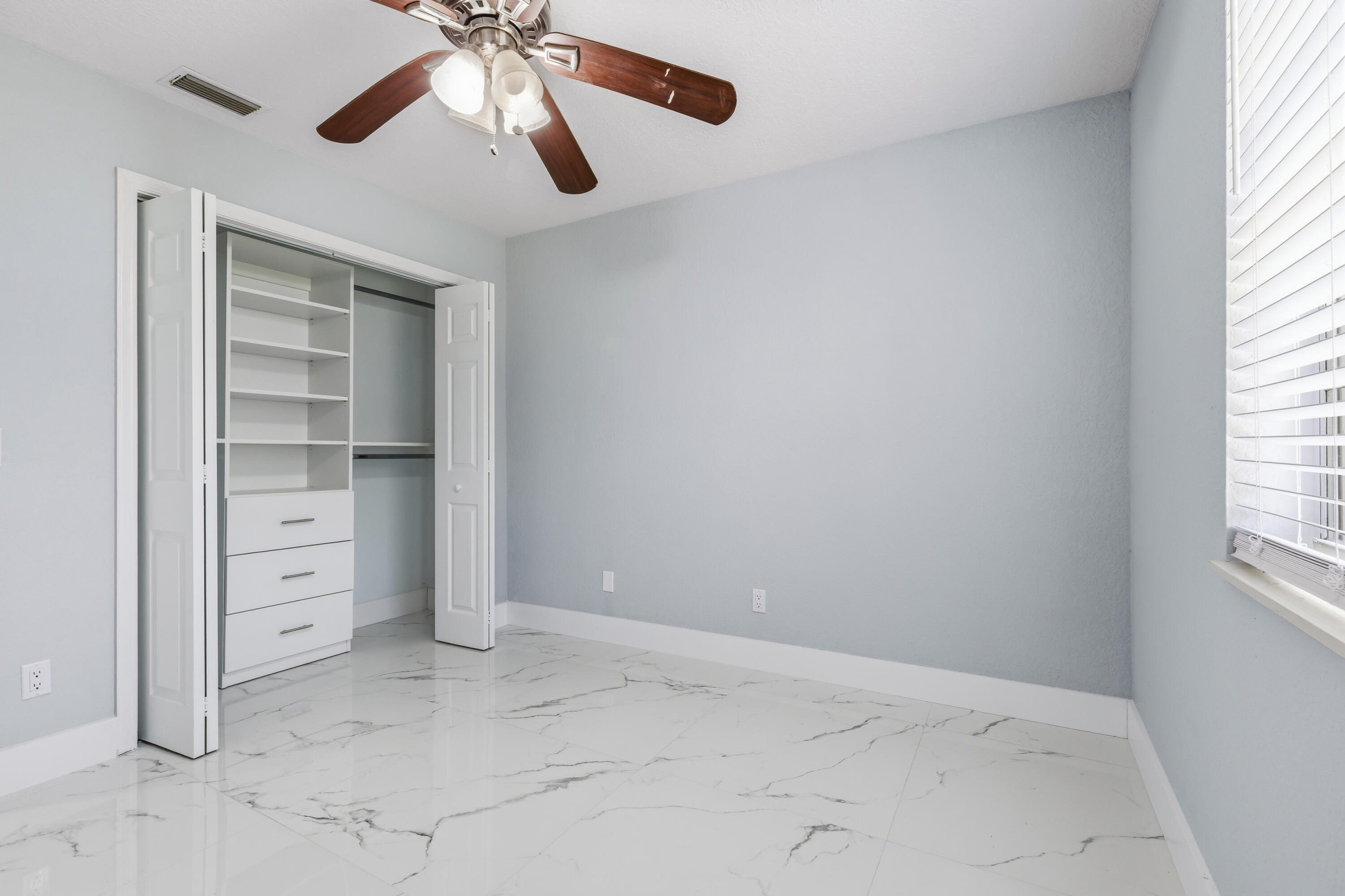 CRESTWOOD UNIT 1 PL 1 - Residential Lease