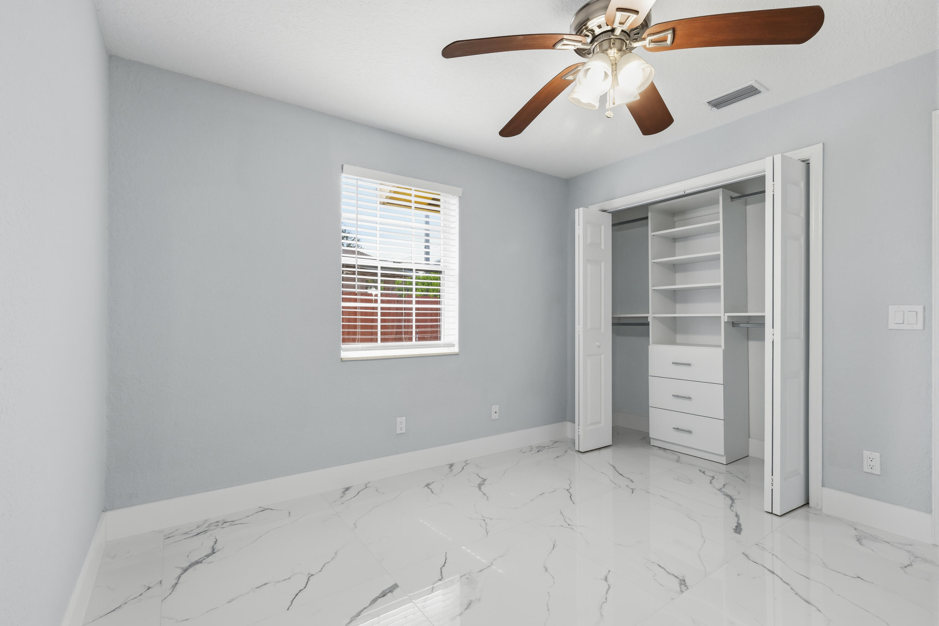 CRESTWOOD UNIT 1 PL 1 - Residential Lease