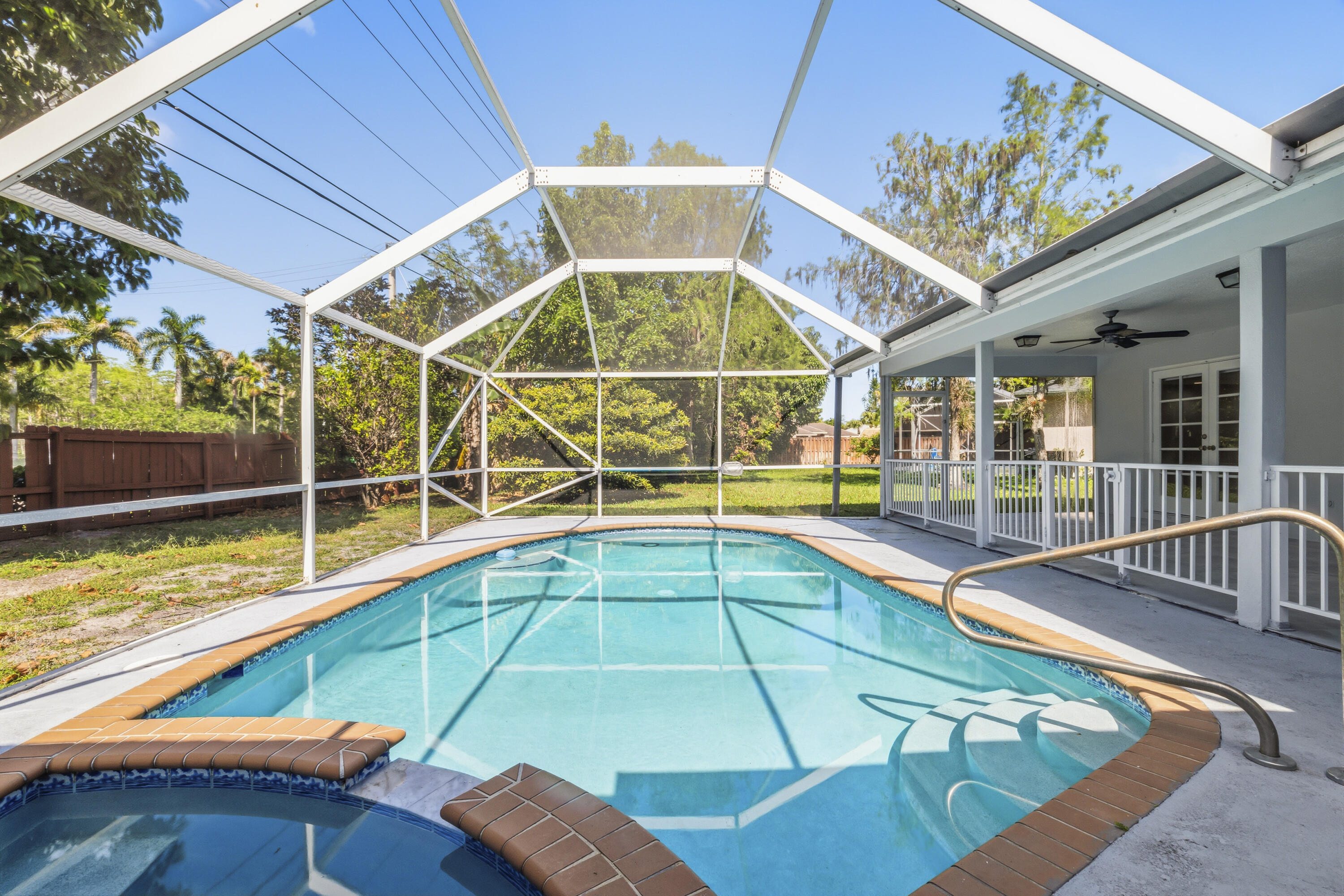 CRESTWOOD UNIT 1 PL 1 - Residential Lease