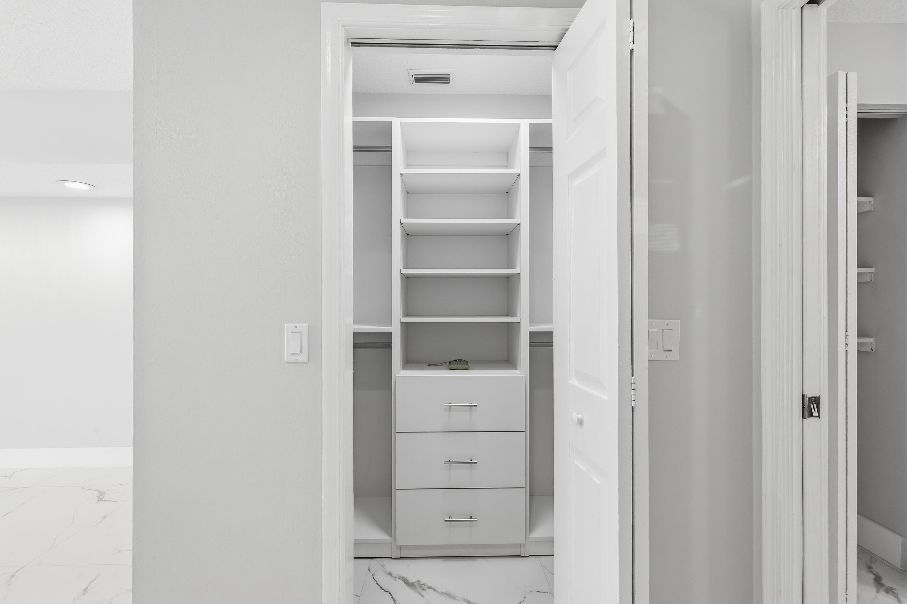 CRESTWOOD UNIT 1 PL 1 - Residential Lease