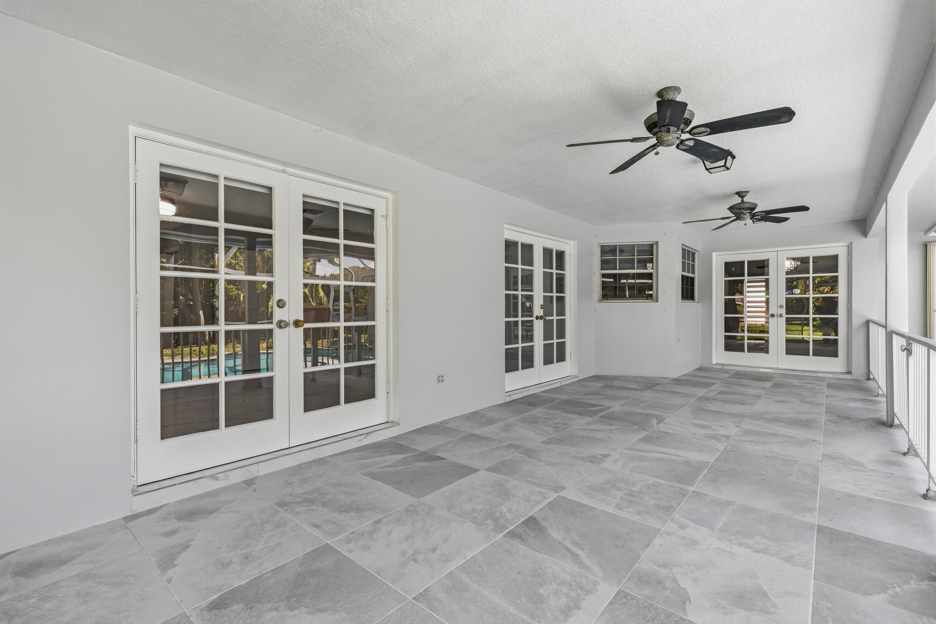 CRESTWOOD UNIT 1 PL 1 - Residential Lease