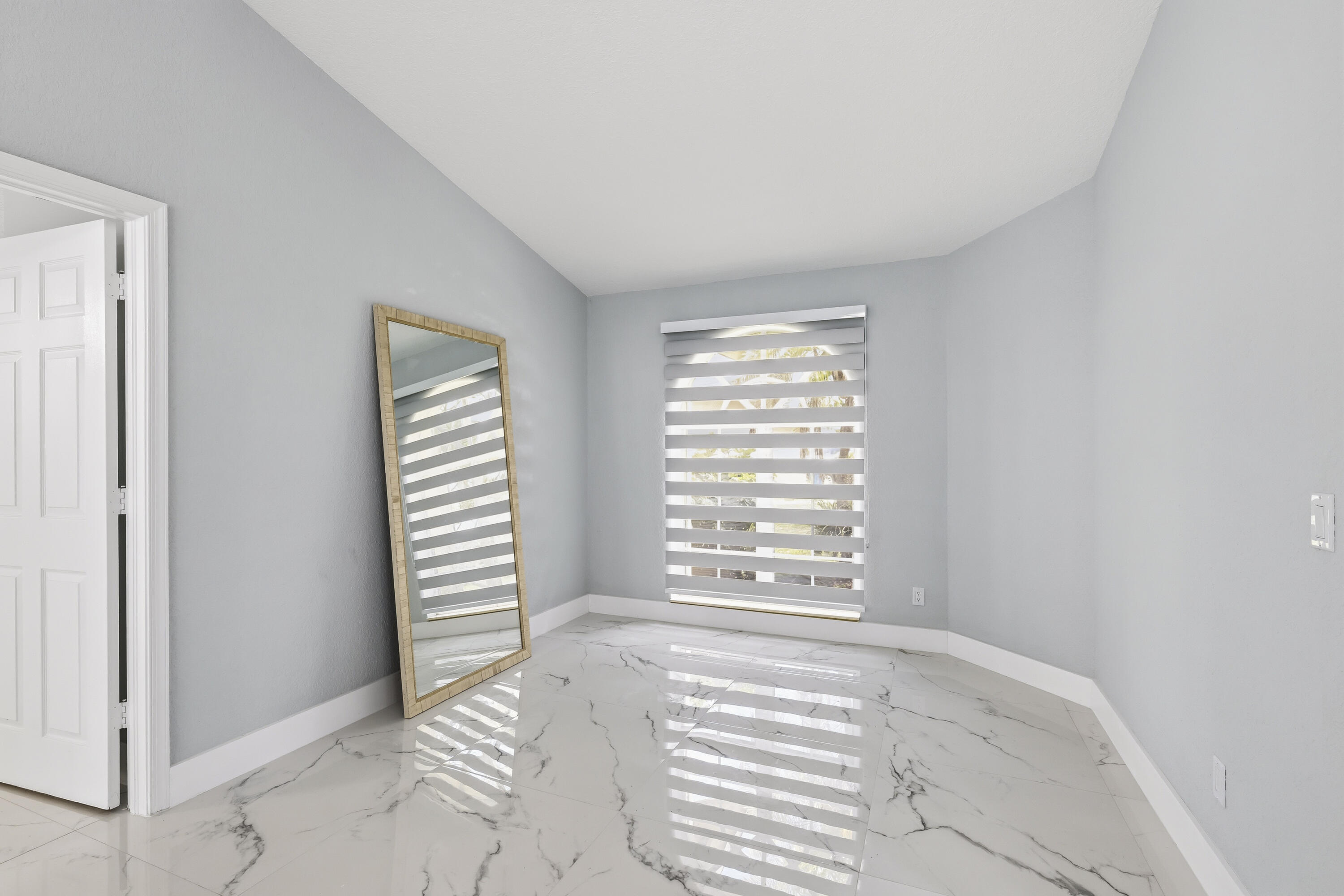 CRESTWOOD UNIT 1 PL 1 - Residential Lease