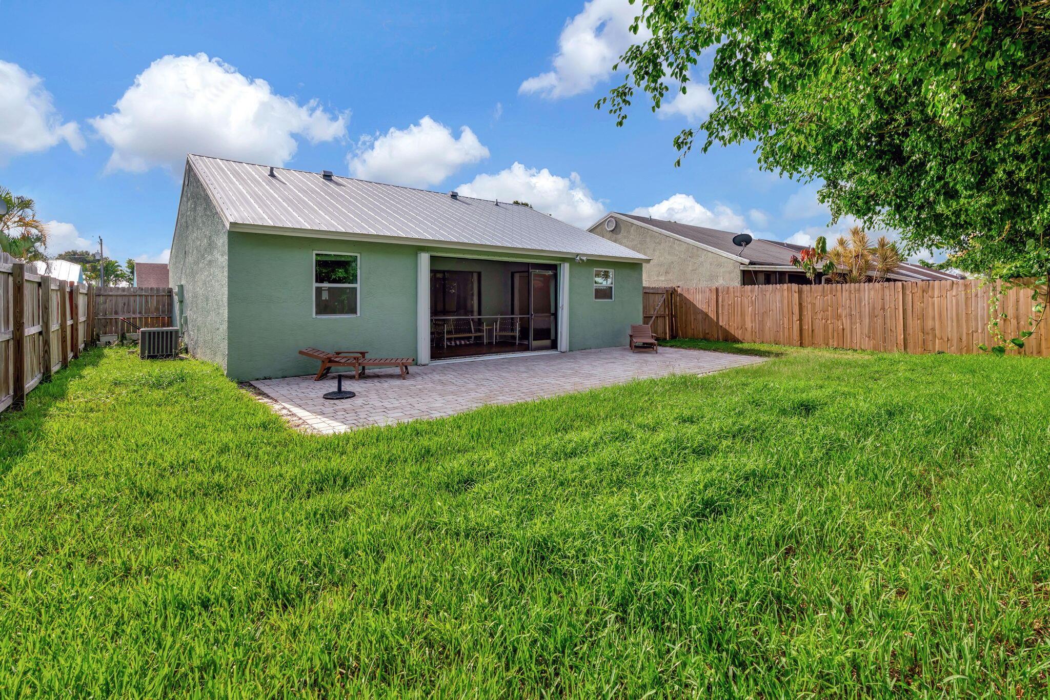 5914 SE Mitzi Lane