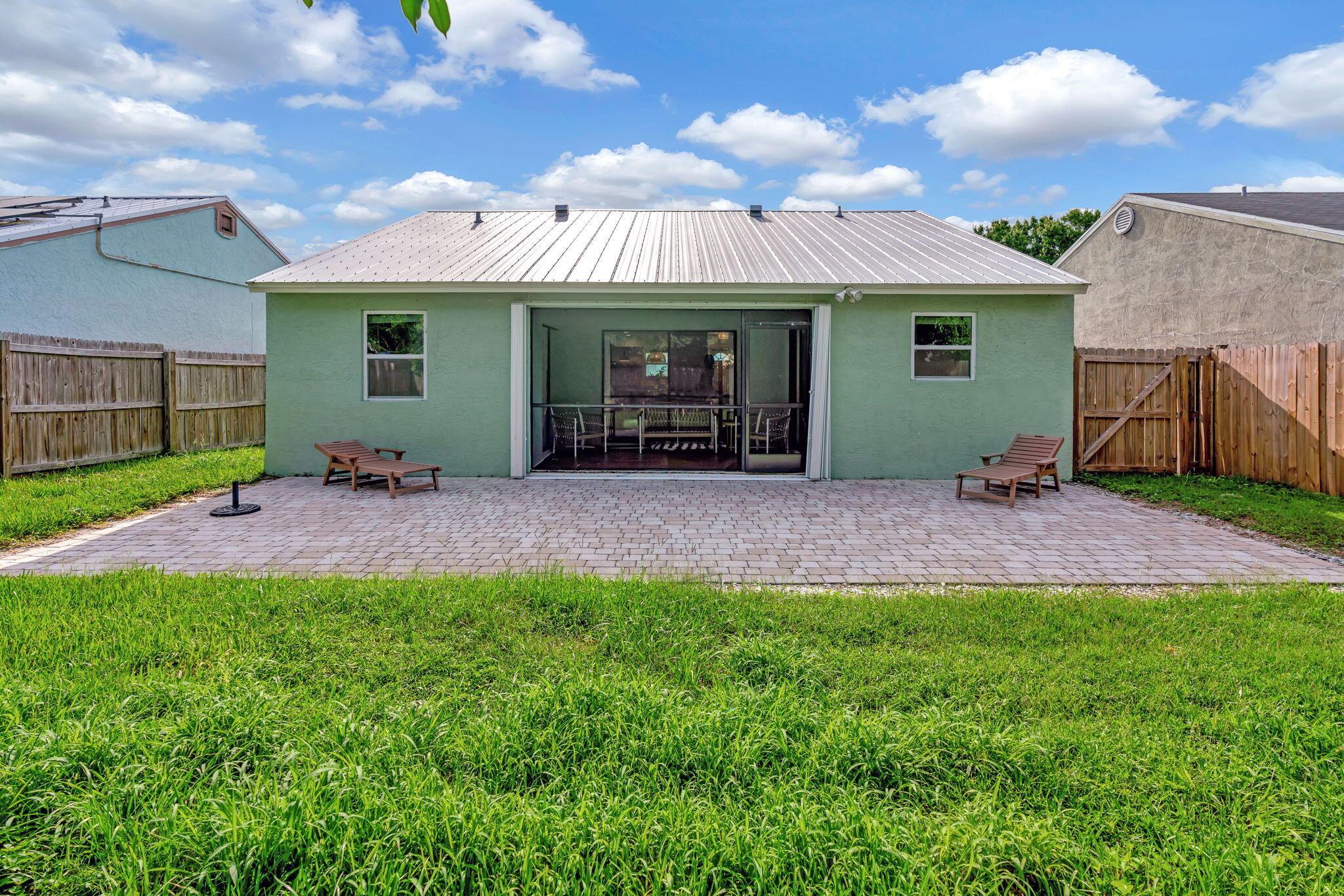 5914 SE Mitzi Lane
