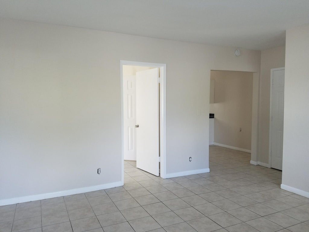 Photo of 300 SW 10TH Avenue, Fort Lauderdale, FL 33312 (MLS # B26065794)