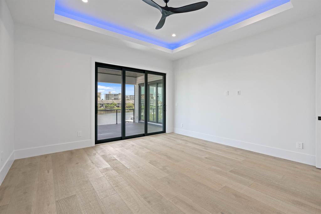 LAKE SHORES LANTANA - Residential