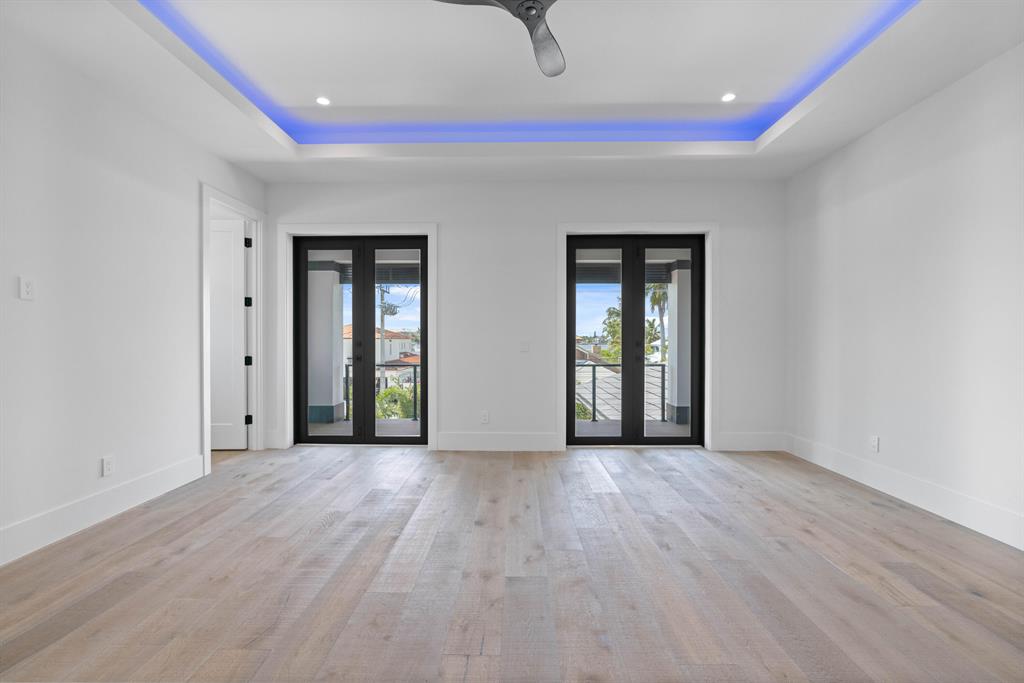 LAKE SHORES LANTANA - Residential