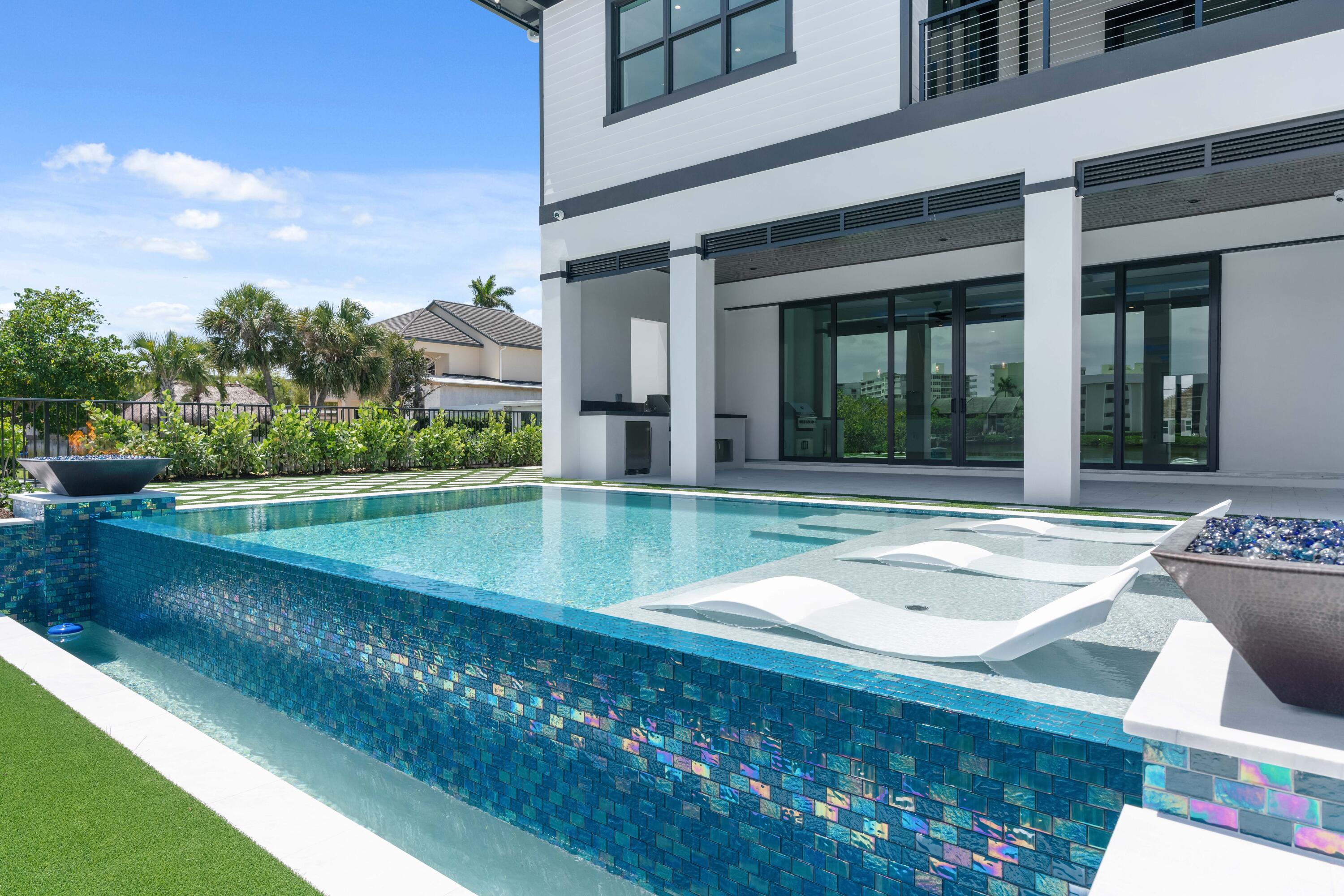 LAKE SHORES LANTANA - Residential