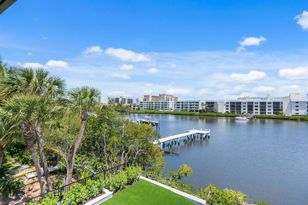 LAKE SHORES LANTANA - Residential