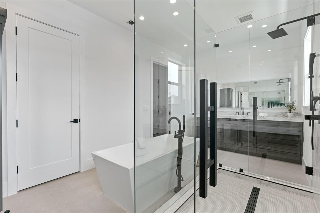 LAKE SHORES LANTANA - Residential