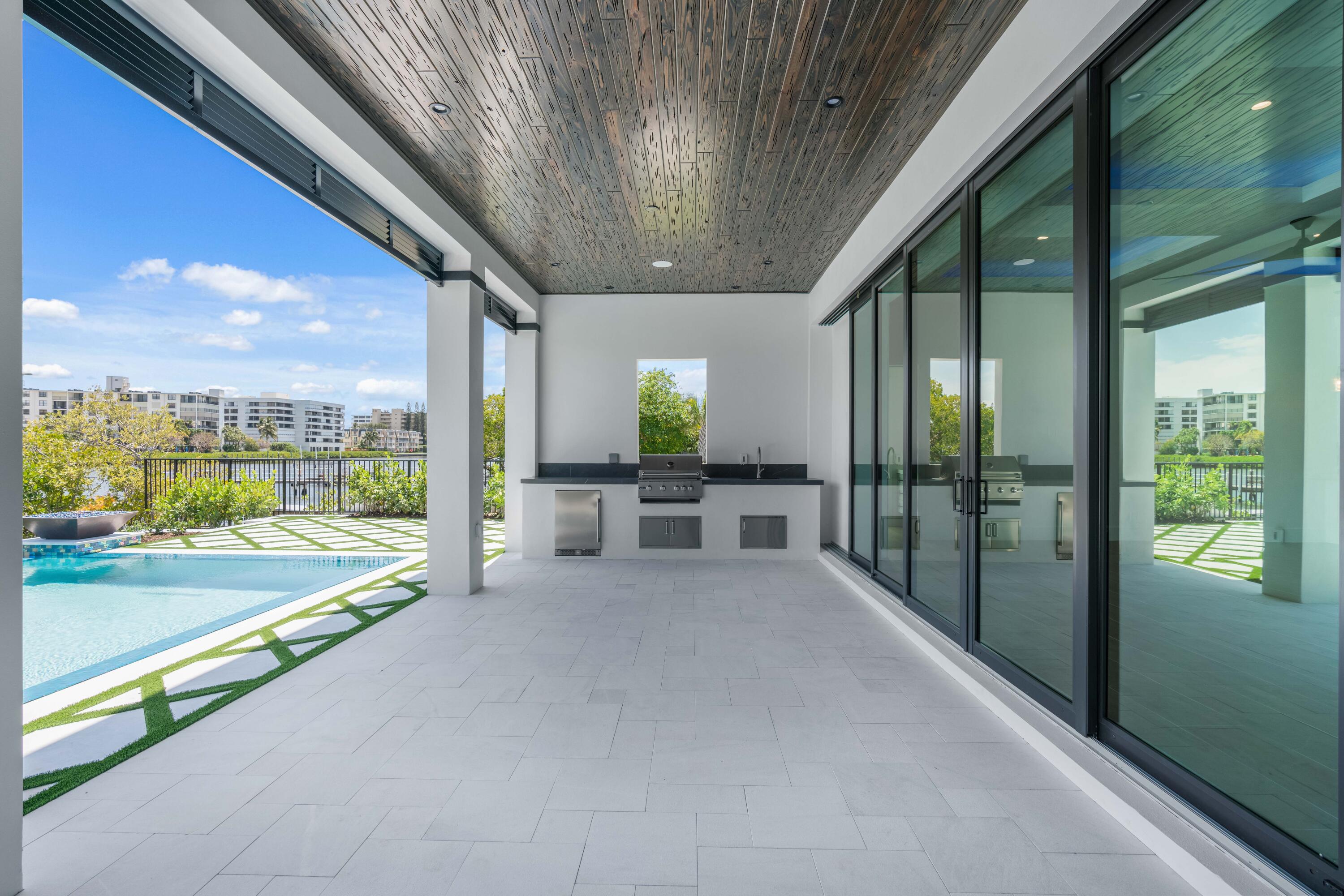 LAKE SHORES LANTANA - Residential