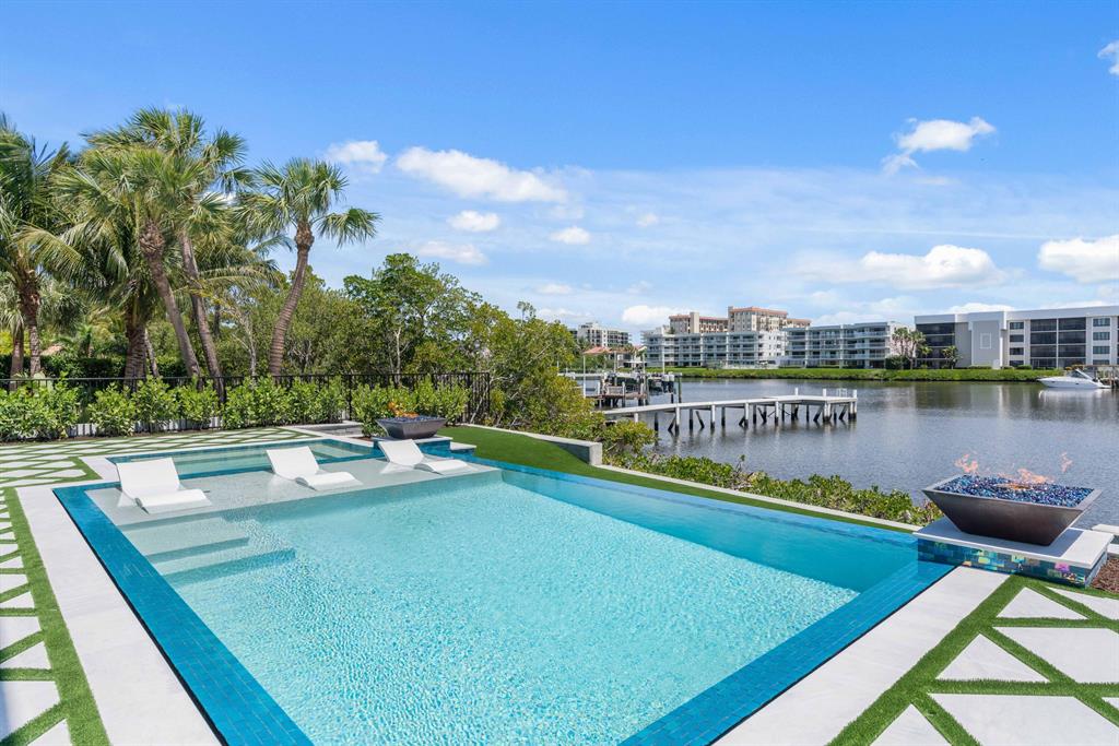 LAKE SHORES LANTANA - Residential