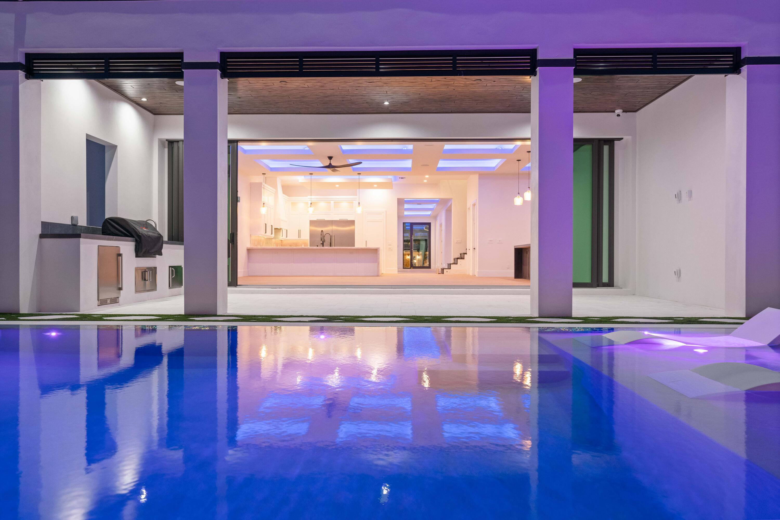 LAKE SHORES LANTANA - Residential