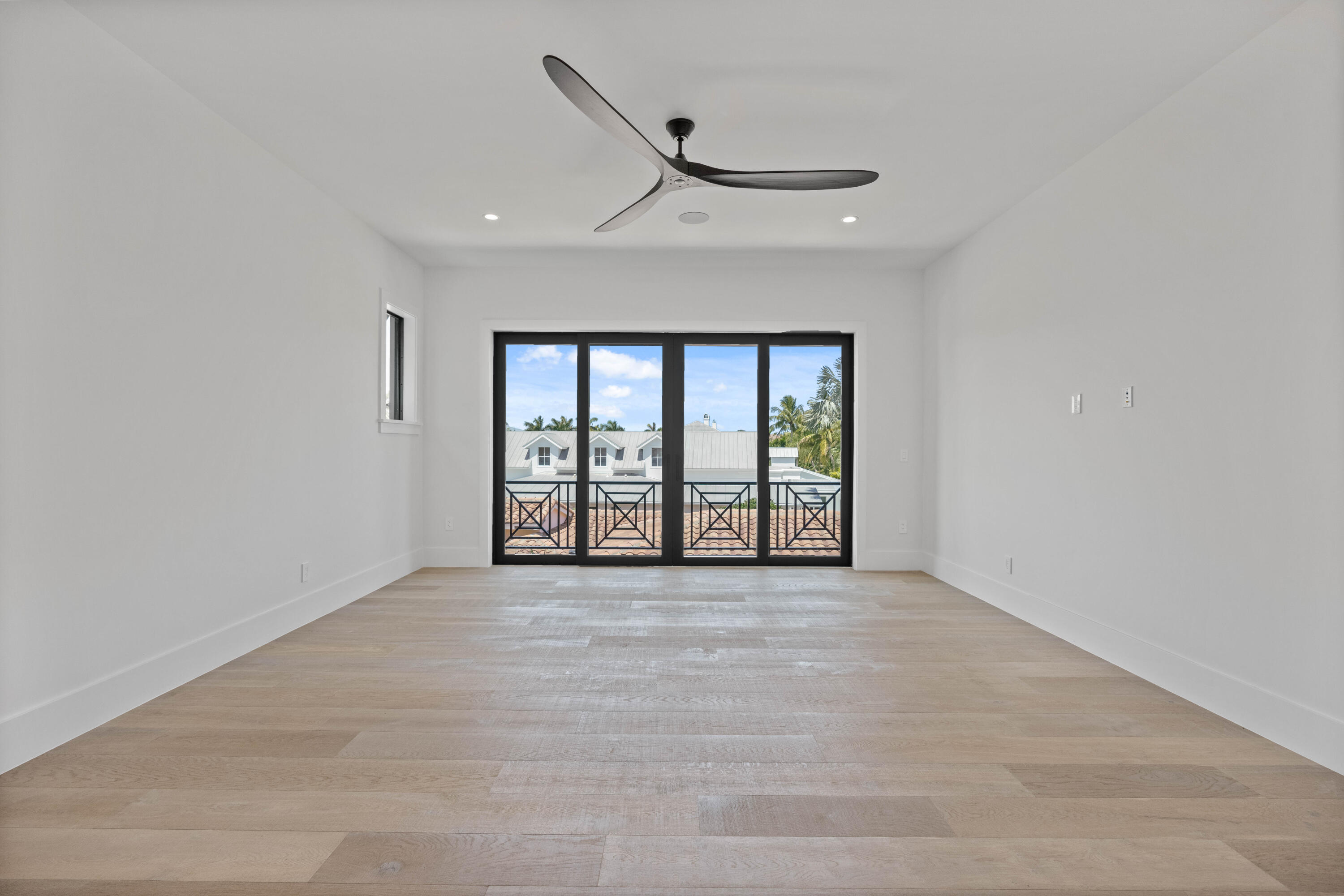 LAKE SHORES LANTANA - Residential