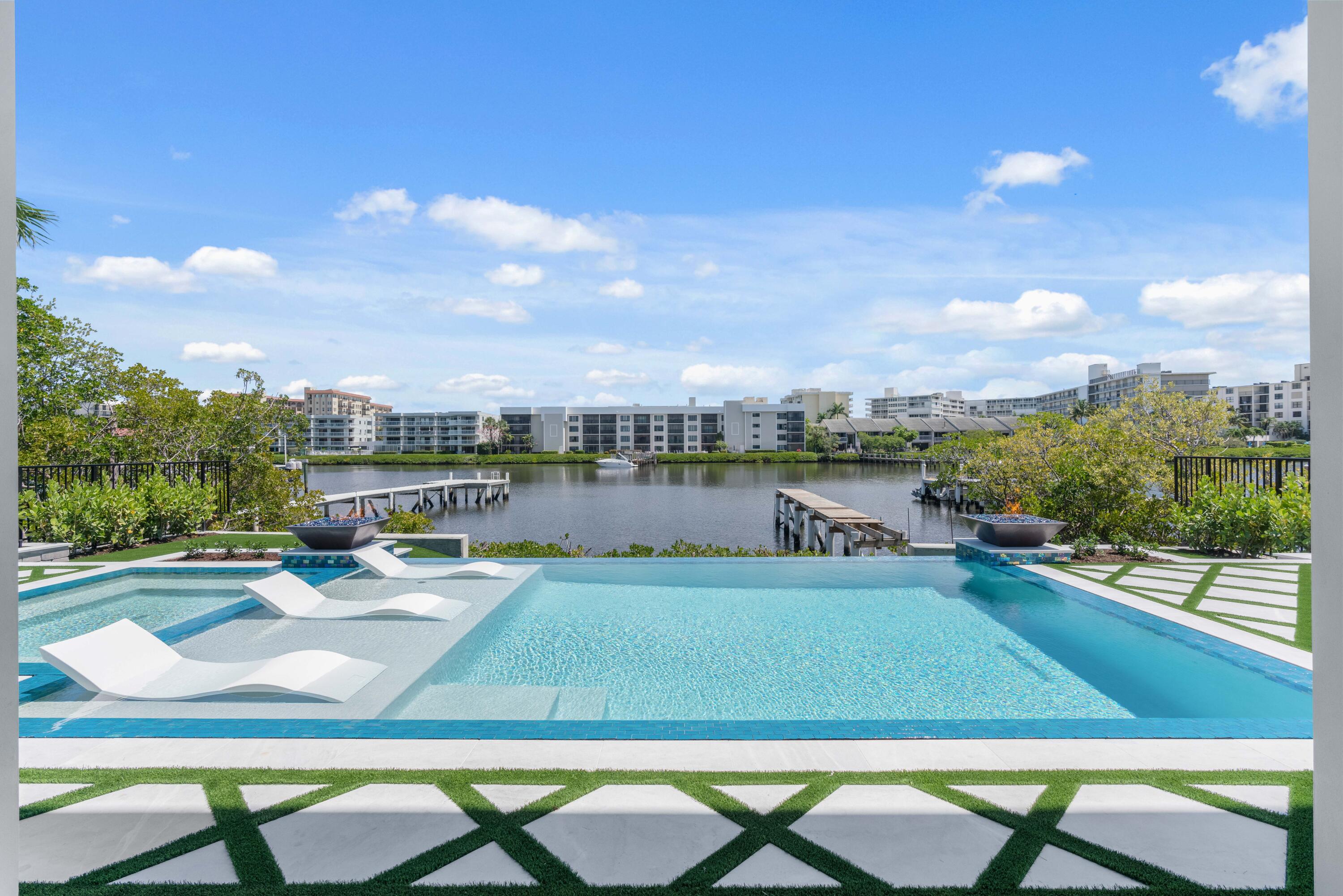 LAKE SHORES LANTANA - Residential