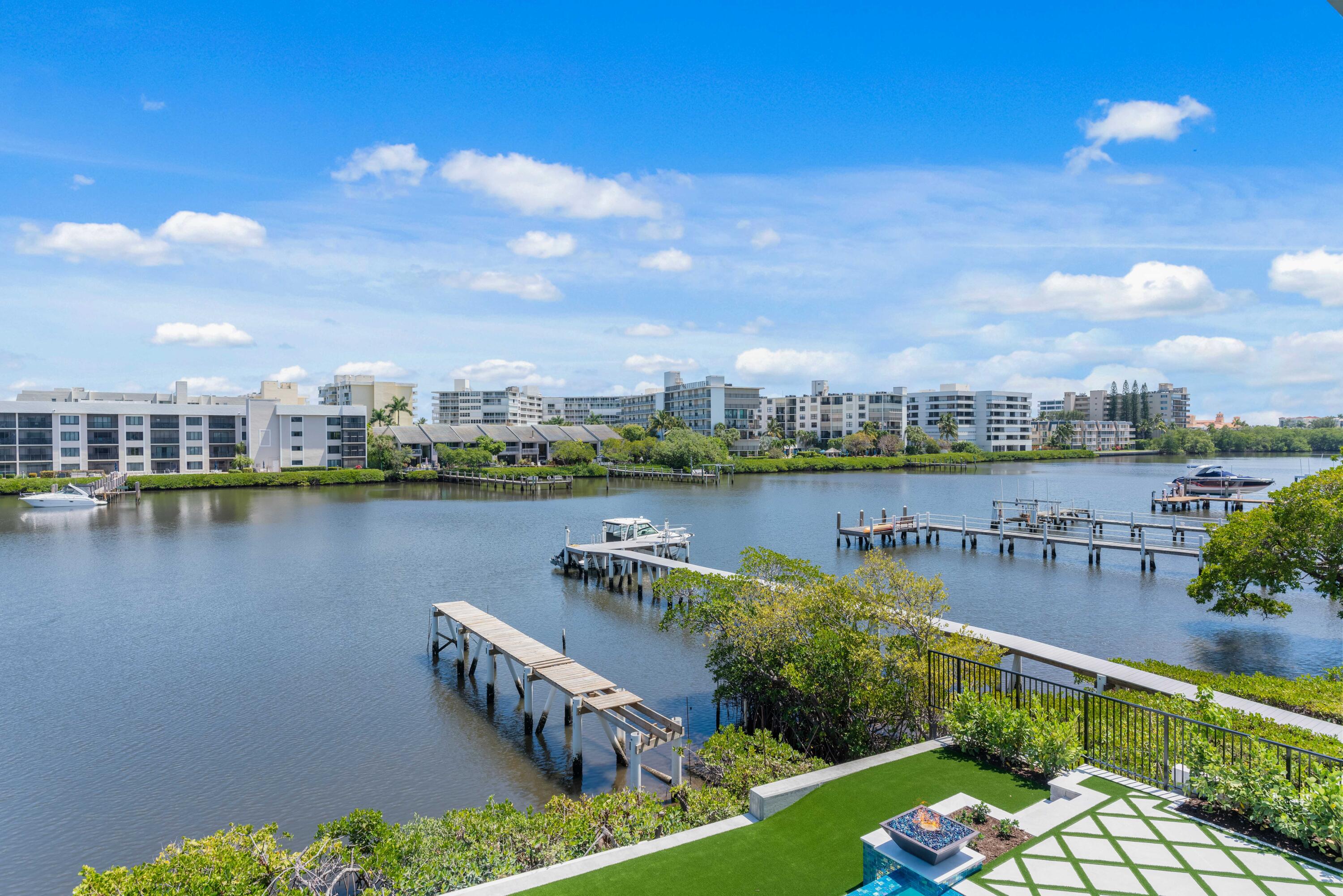 LAKE SHORES LANTANA - Residential