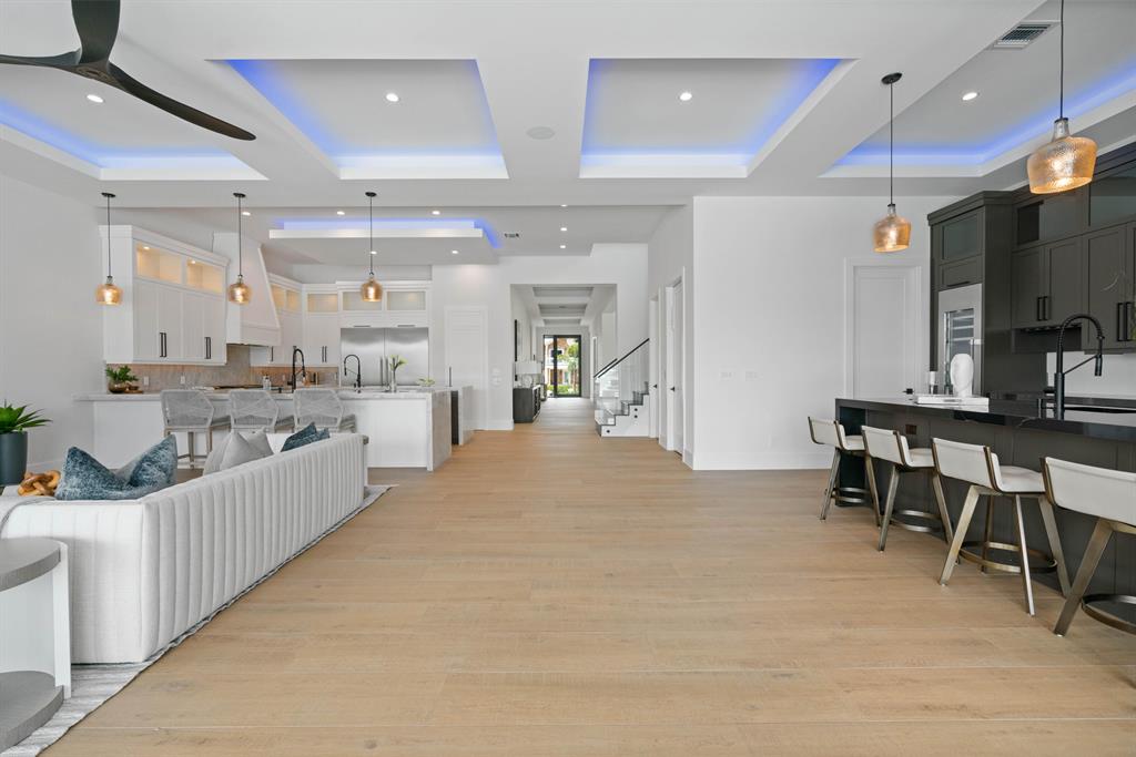 LAKE SHORES LANTANA - Residential