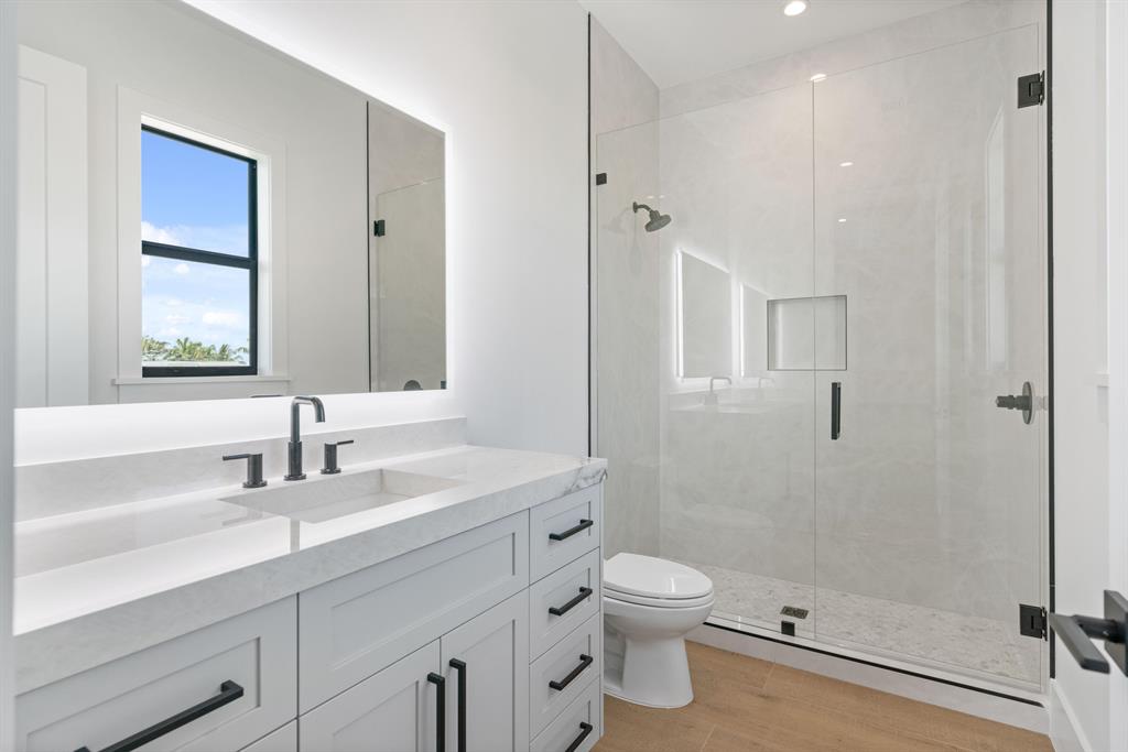 LAKE SHORES LANTANA - Residential