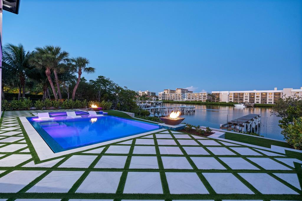 LAKE SHORES LANTANA - Residential