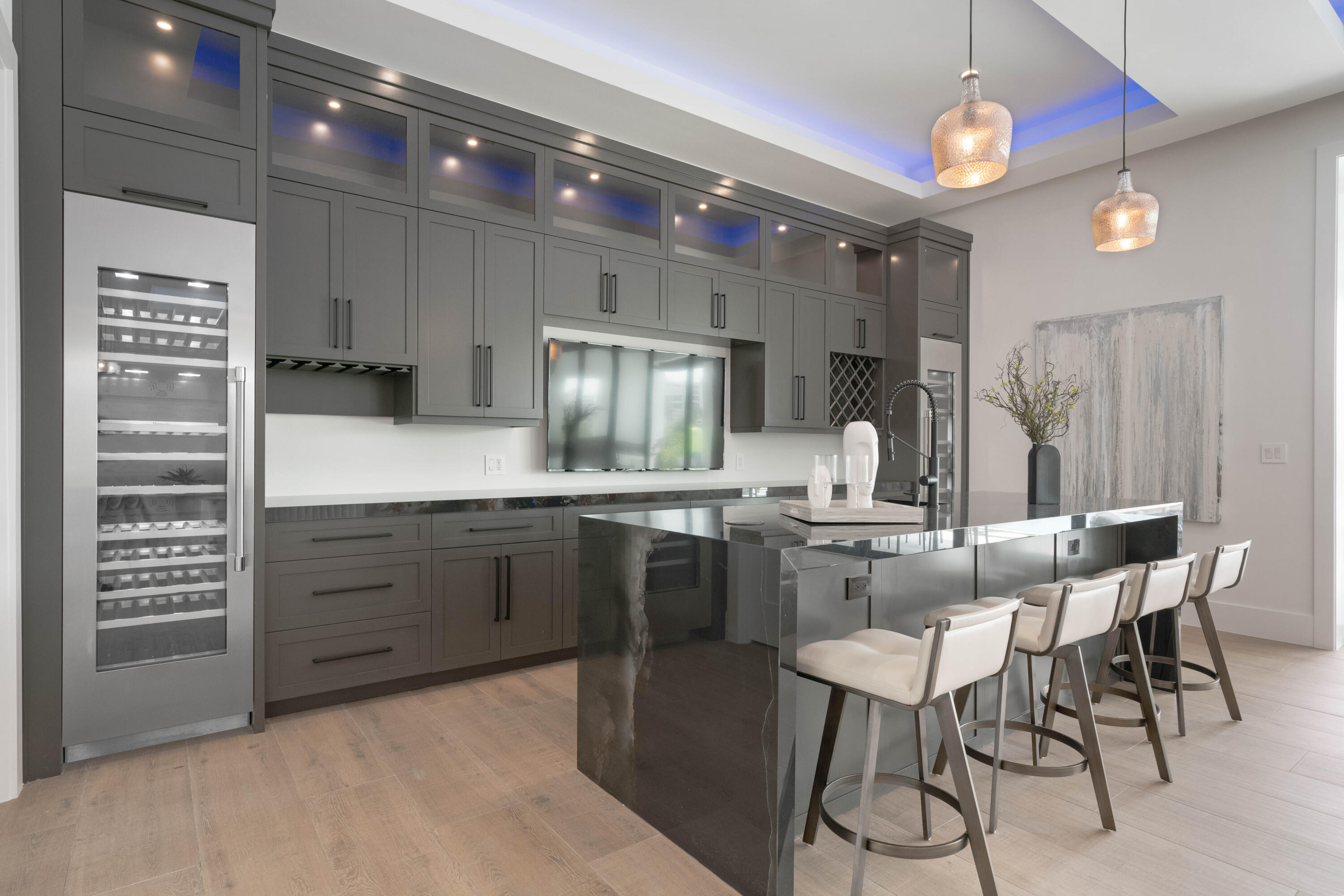 LAKE SHORES LANTANA - Residential