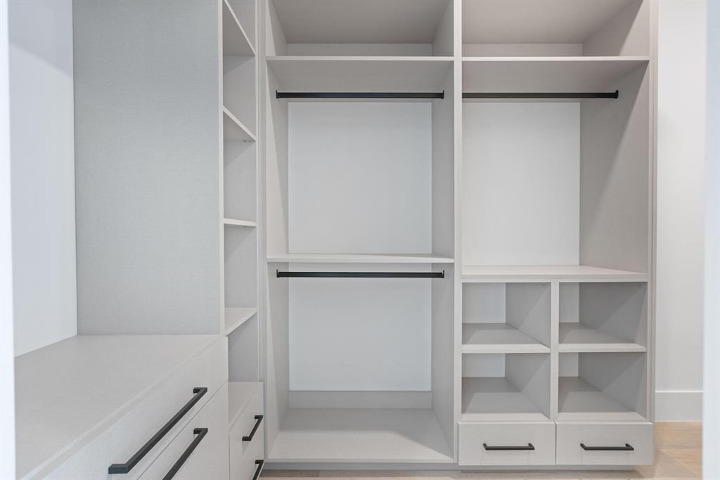 LAKE SHORES LANTANA - Residential