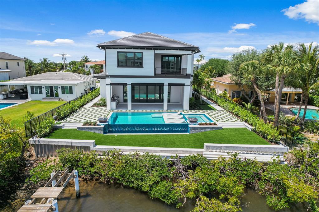 LAKE SHORES LANTANA - Residential