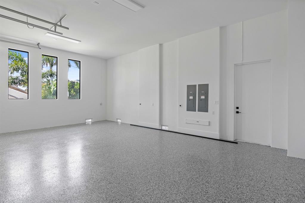 LAKE SHORES LANTANA - Residential