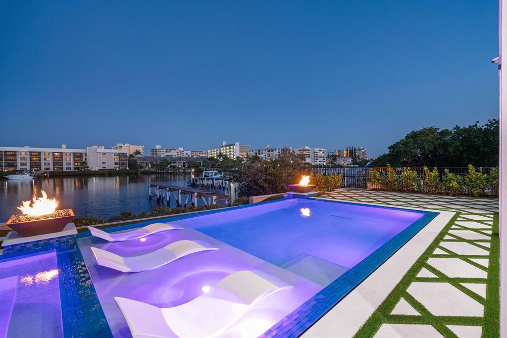 LAKE SHORES LANTANA - Residential
