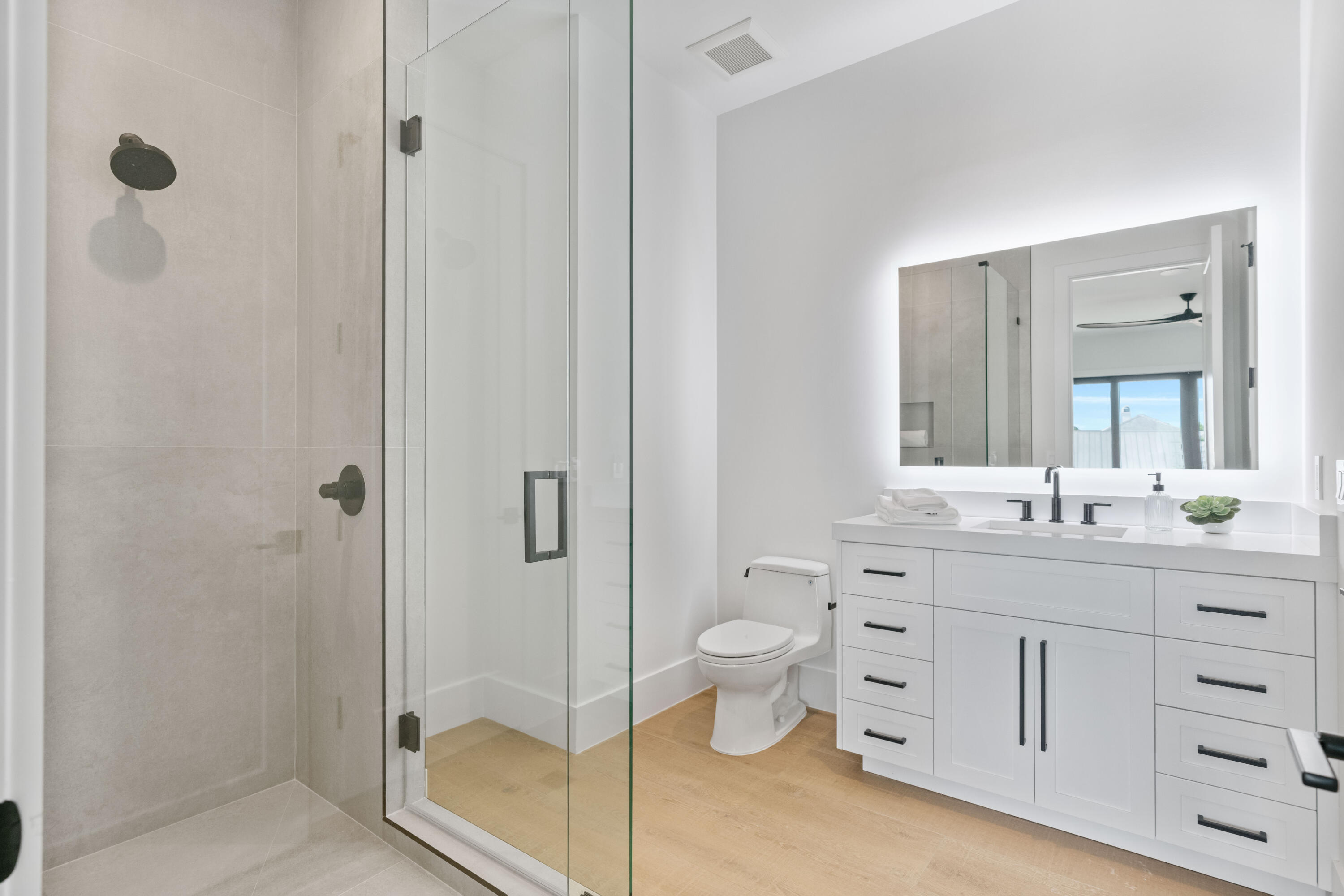 LAKE SHORES LANTANA - Residential