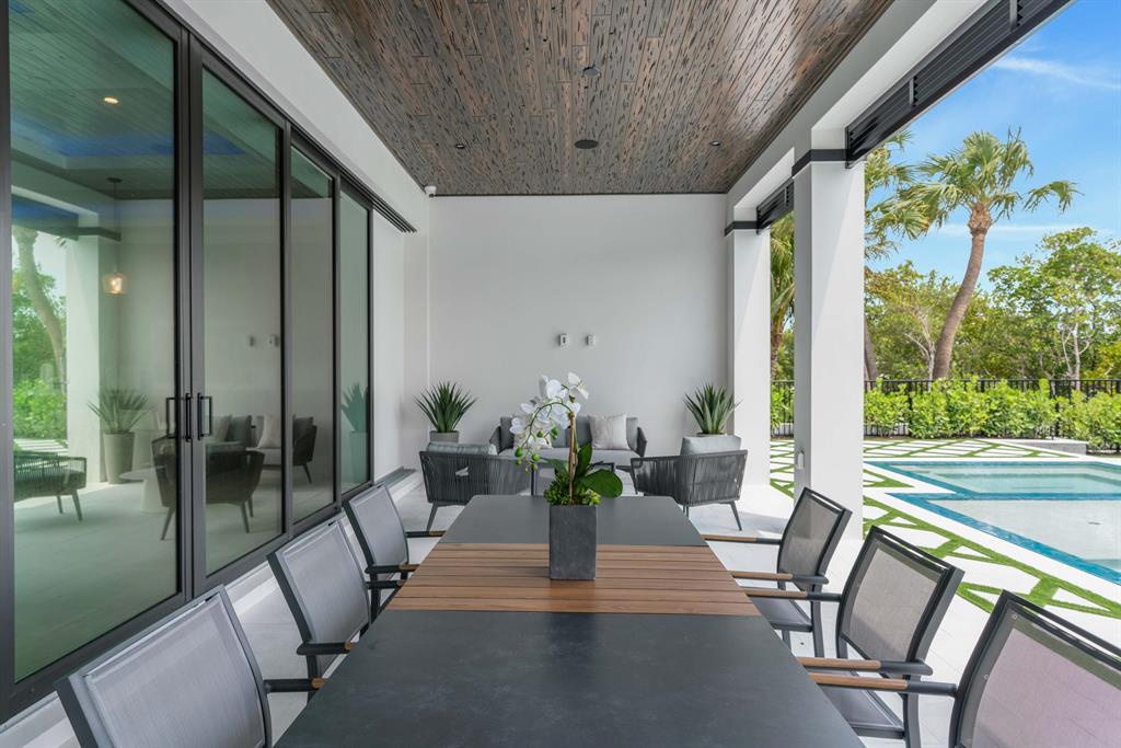 LAKE SHORES LANTANA - Residential